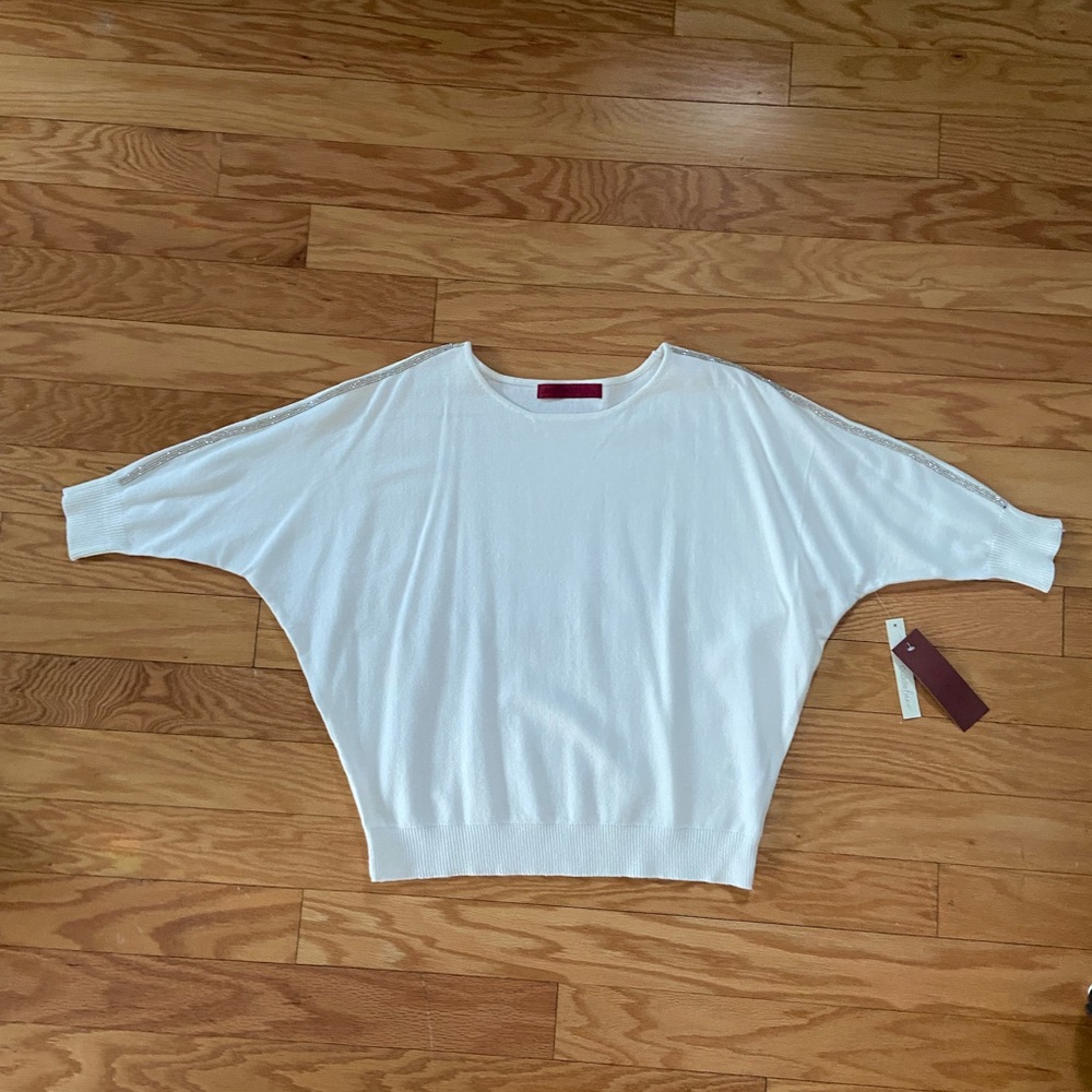 Love Scarlet Sweater. Size Small NWT